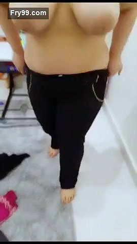 Sexy Paki Wife Showing her Nude Body