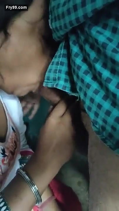Desi Randi Blowjob with clear hindi Talking