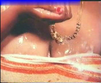 Bathing Beauty Kannada B Grade Actress