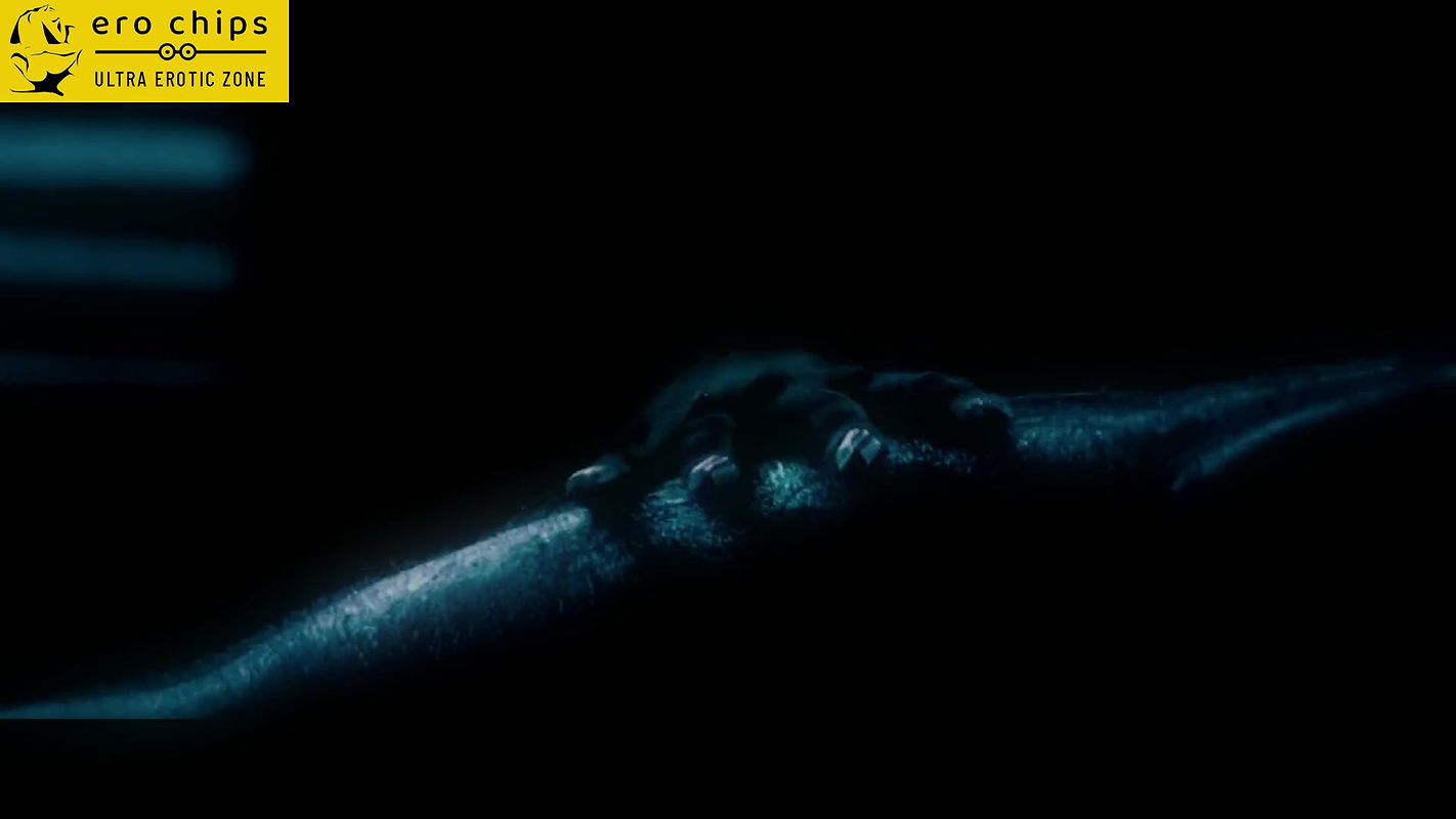 Beautiful Actress Kissed Everywhere In Nude Body In First Night