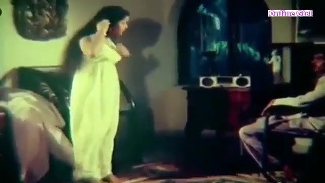 Desi Indian Hot & Sexy B Grade Actress Hot Saree & Blouse Strip Scene HD