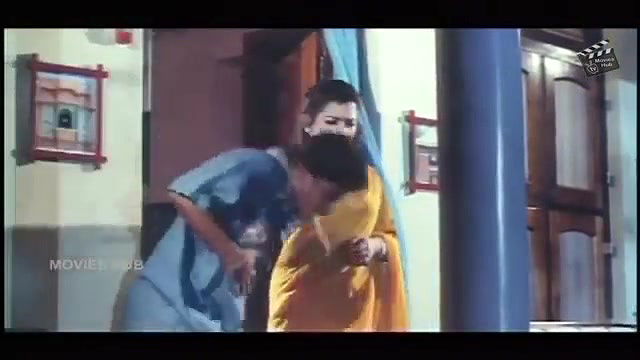 Famous Mallu Actress Sajini Hot Romance With drunk boy