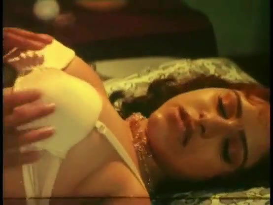 Hot mallu Aunty Romantic scene