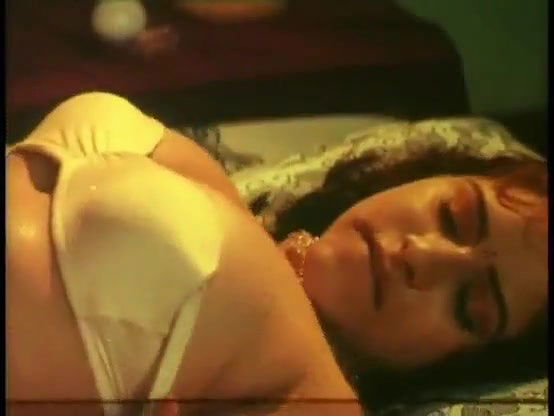 Hot mallu Aunty Romantic scene