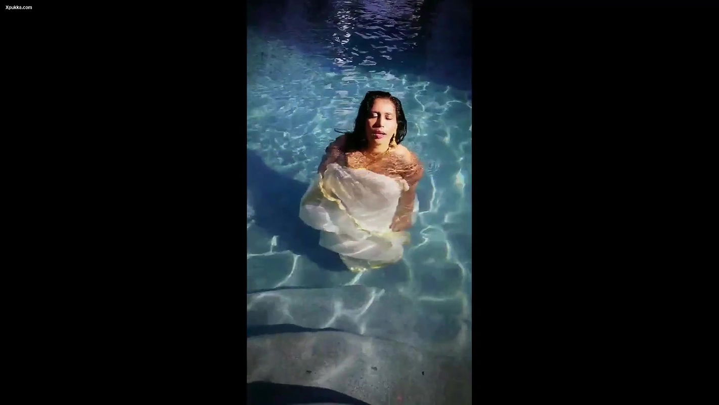 Hot Mallu Naked Pool Shoot