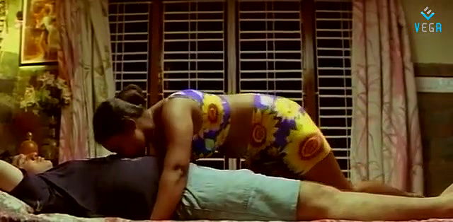 hot scene from Yamam 2