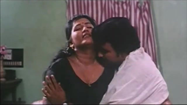 Mallu Aunty Bedroom Sex & Shower
