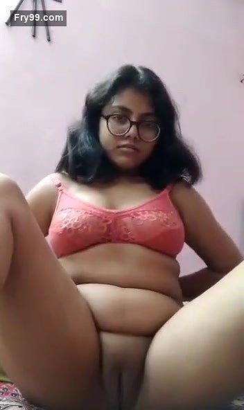 Beautiful Cute Bengali Horny Girl Pussy Rubbing And Fingering