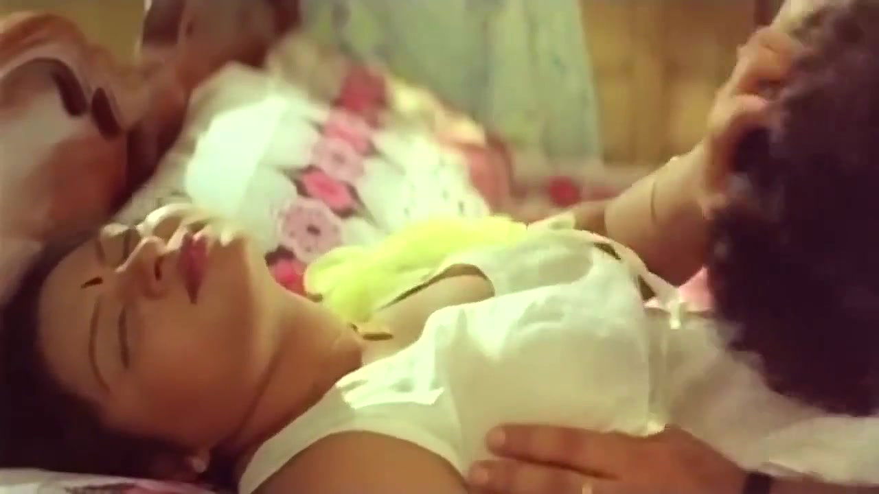 Mallu boobs press in transparent dress