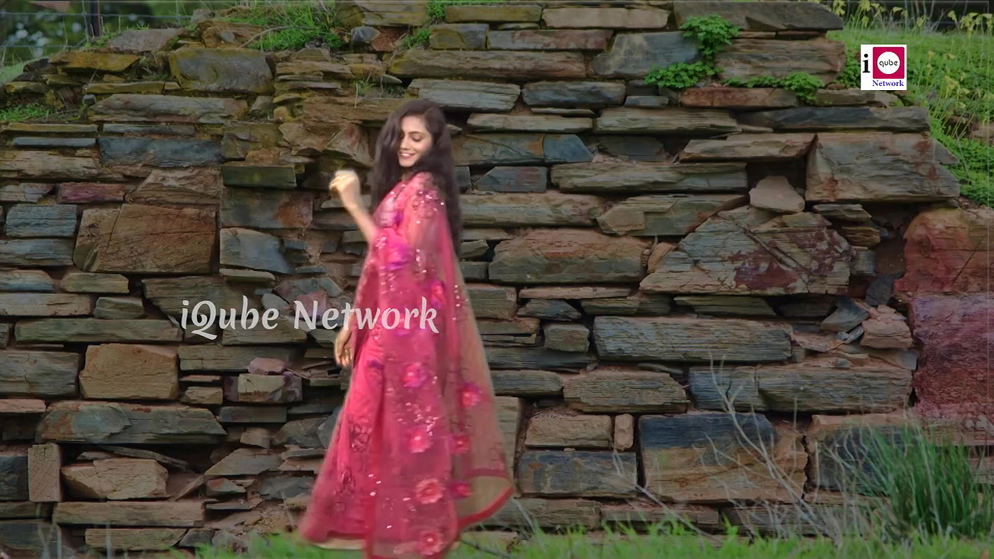 Model Sarayu Expression Video Fashion iqube