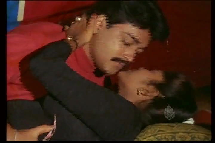 Multiple Girls Hot Sex in Campus Tour