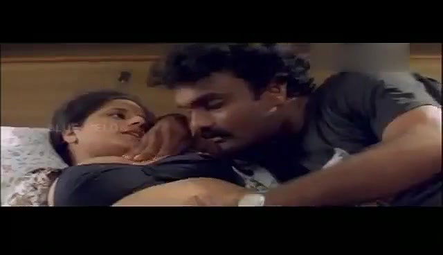 Nee Enikkai Maathram Bed Scene 2