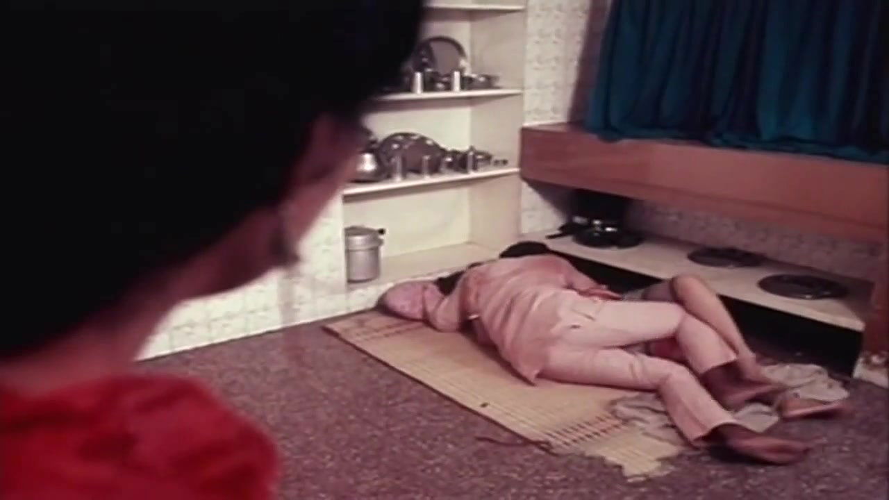 Raagam Sreeragam HD Scene 4 Jayachitra Hot Liplock Smooching Side Boobs