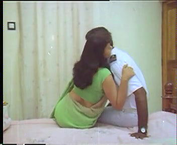 Reeva Green Saree Clip 1.DAT