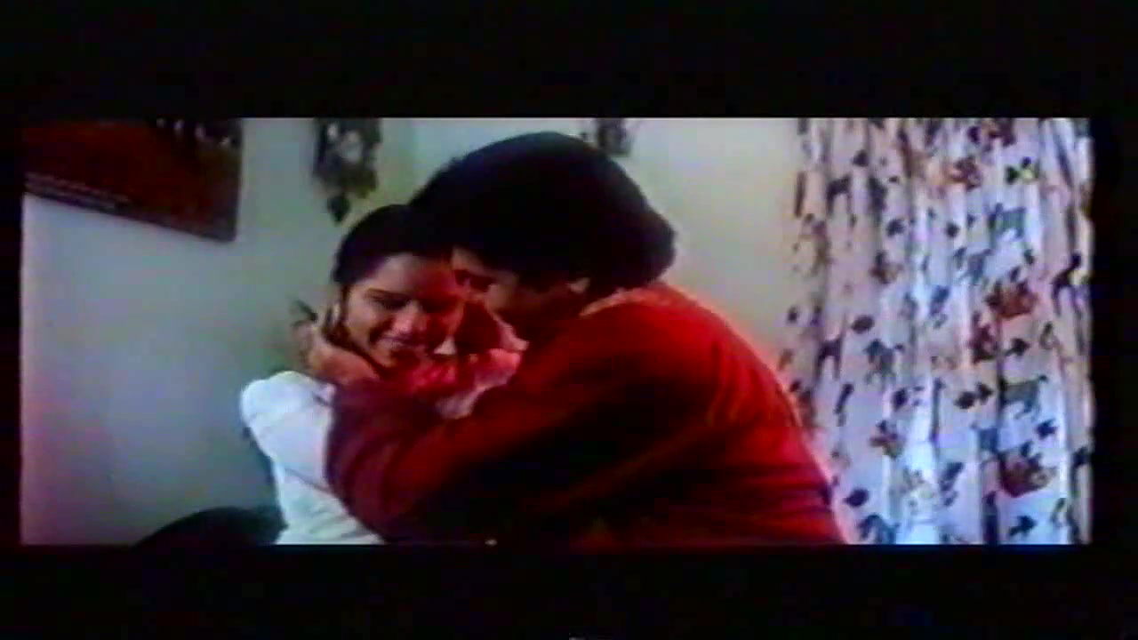 Reshma Mallu Spicy liplock smooching