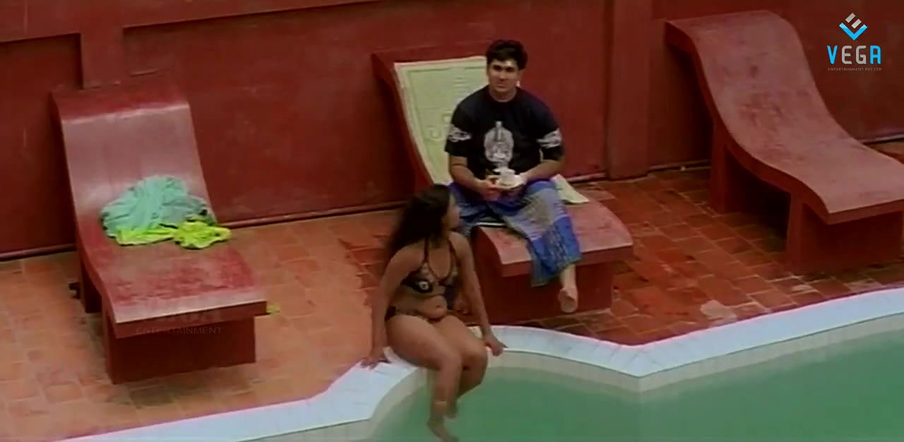 Roshini in Bikini Yamam HD