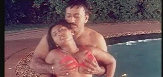 Roshini Outdoor Swimming Pool Sex.AVI