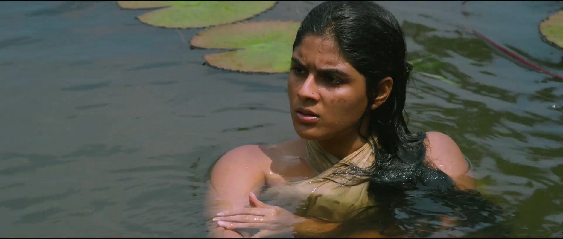 Samyuktha Menon Aanum Pennum Hot Scenes Compilation