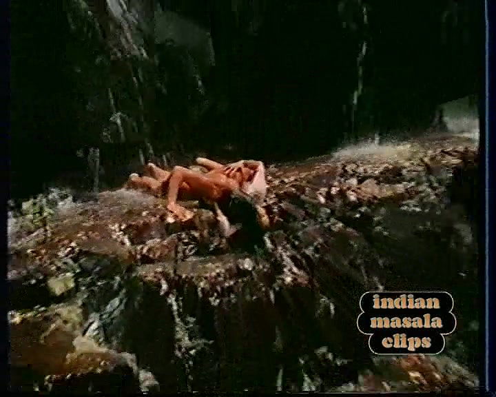 yester_raghavi_indianmasalaclips_net_400121