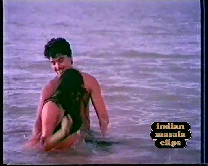 yester_raghavi_indianmasalaclips_net_400121