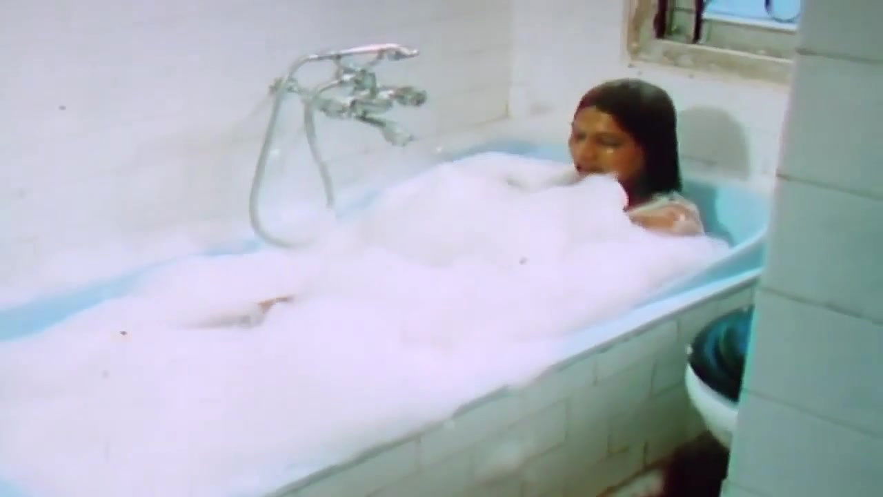 z Hot B grademovie Actress bath scene