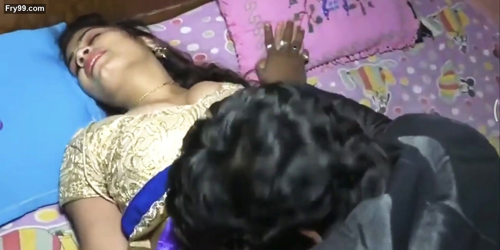 Bhojpuri kissing song shooting