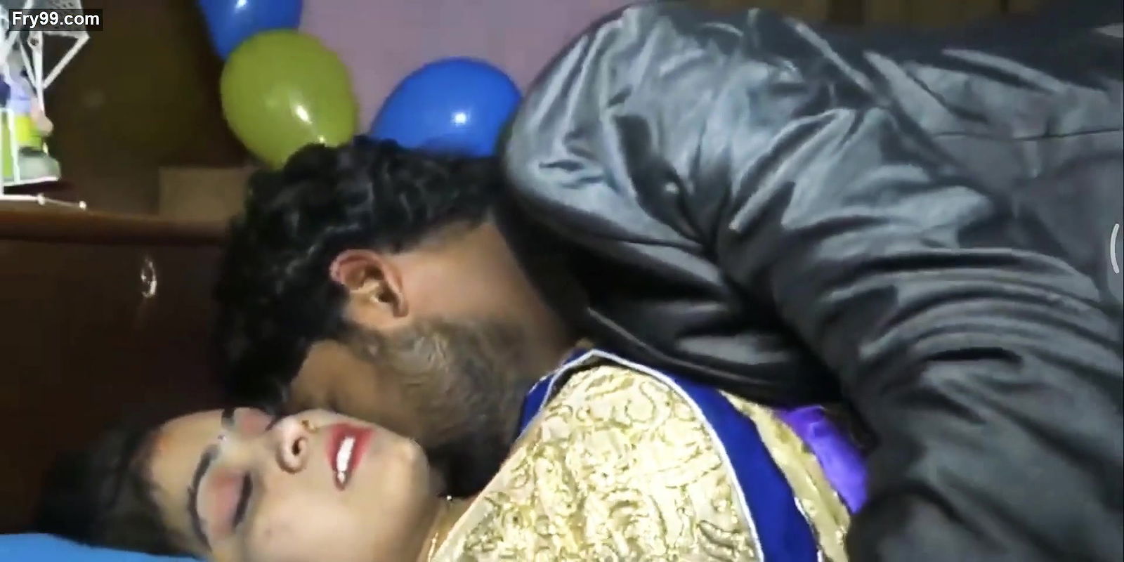 Bhojpuri kissing song shooting