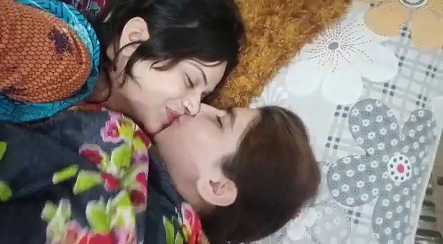 Very Beautiful Paki Sisters Having Fun sucking boobs kissing