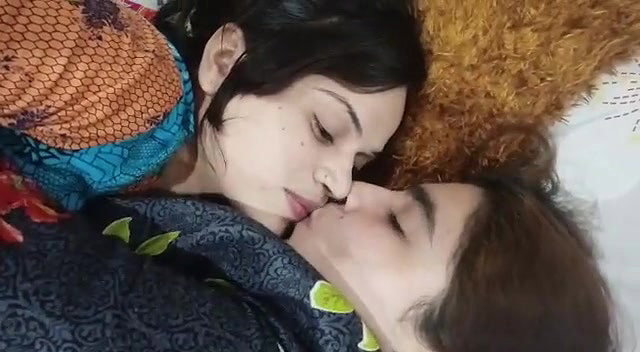 Very Beautiful Paki Sisters Having Fun sucking boobs kissing
