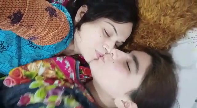 Very Beautiful Paki Sisters Having Fun sucking boobs kissing