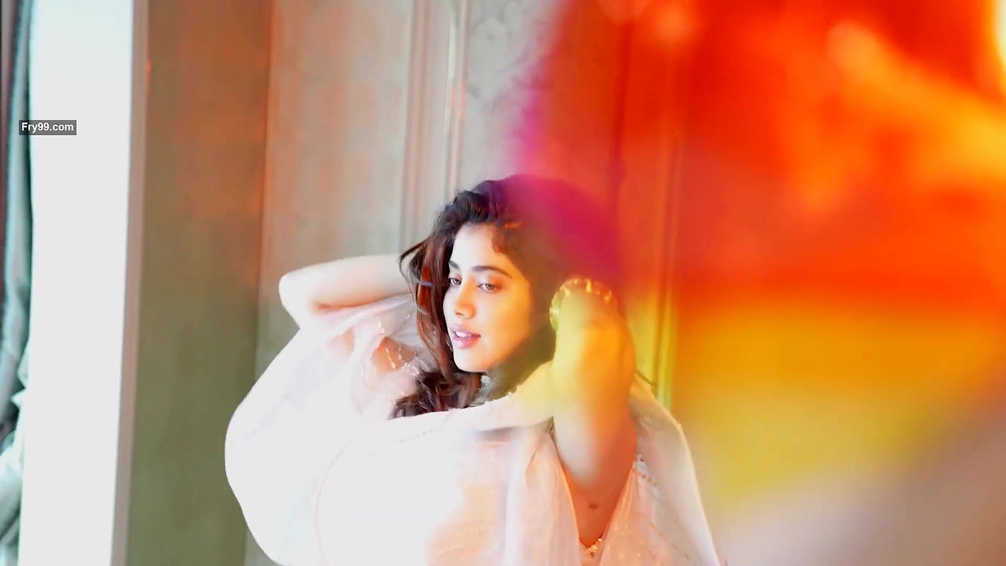A Star uninterrupted ft. Janhvi Kapoor ( 1080 X 1920 60fps )