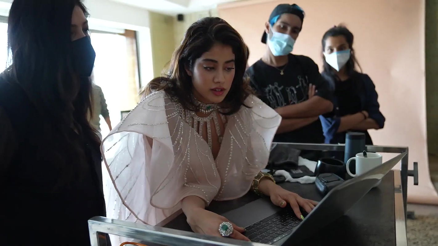 A Star uninterrupted ft. Janhvi Kapoor ( 1080 X 1920 60fps )