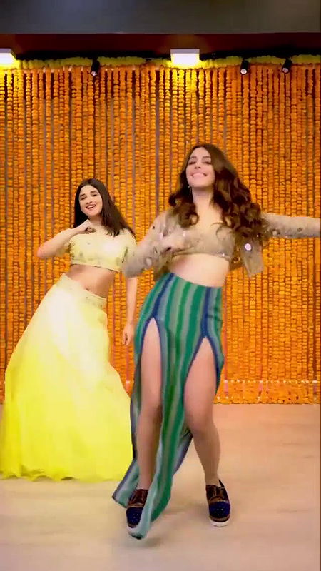 Actress kanikhamann sexy navel & thigh dance show for kushiyan da song