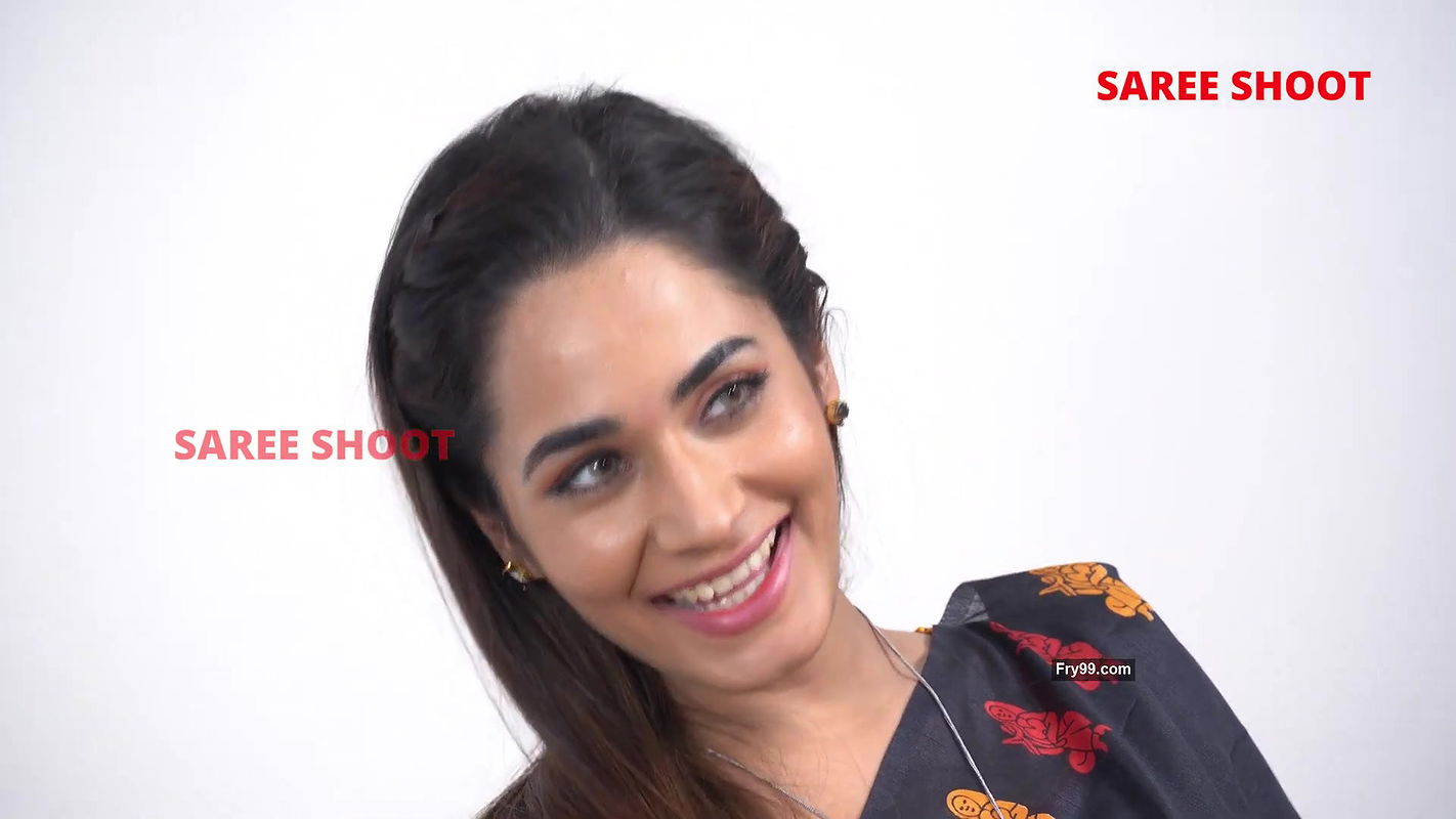 Actress Saree D  How To Wear Saree Cute Expressions