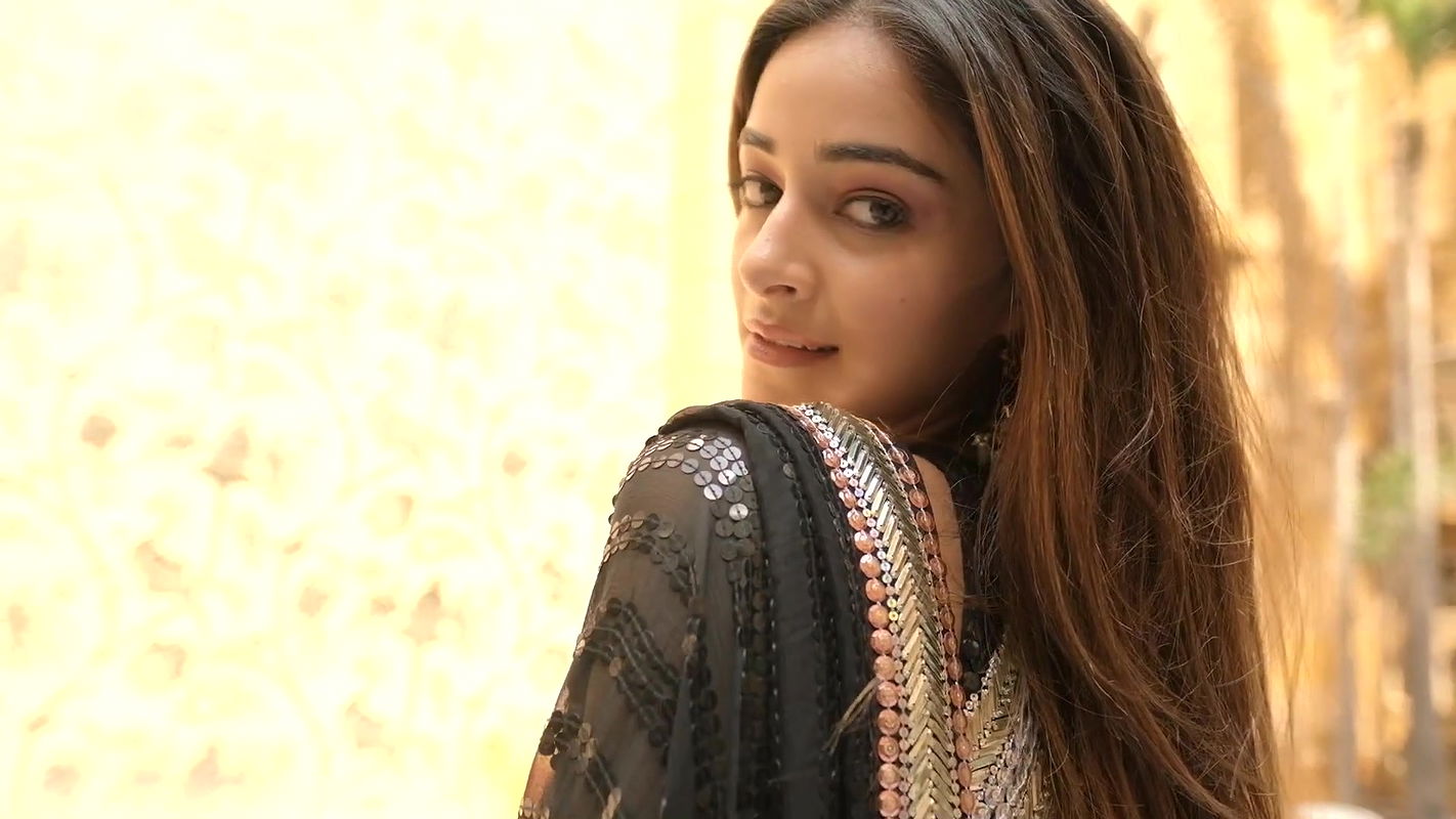 Anany Pandy – Frst Luk shut