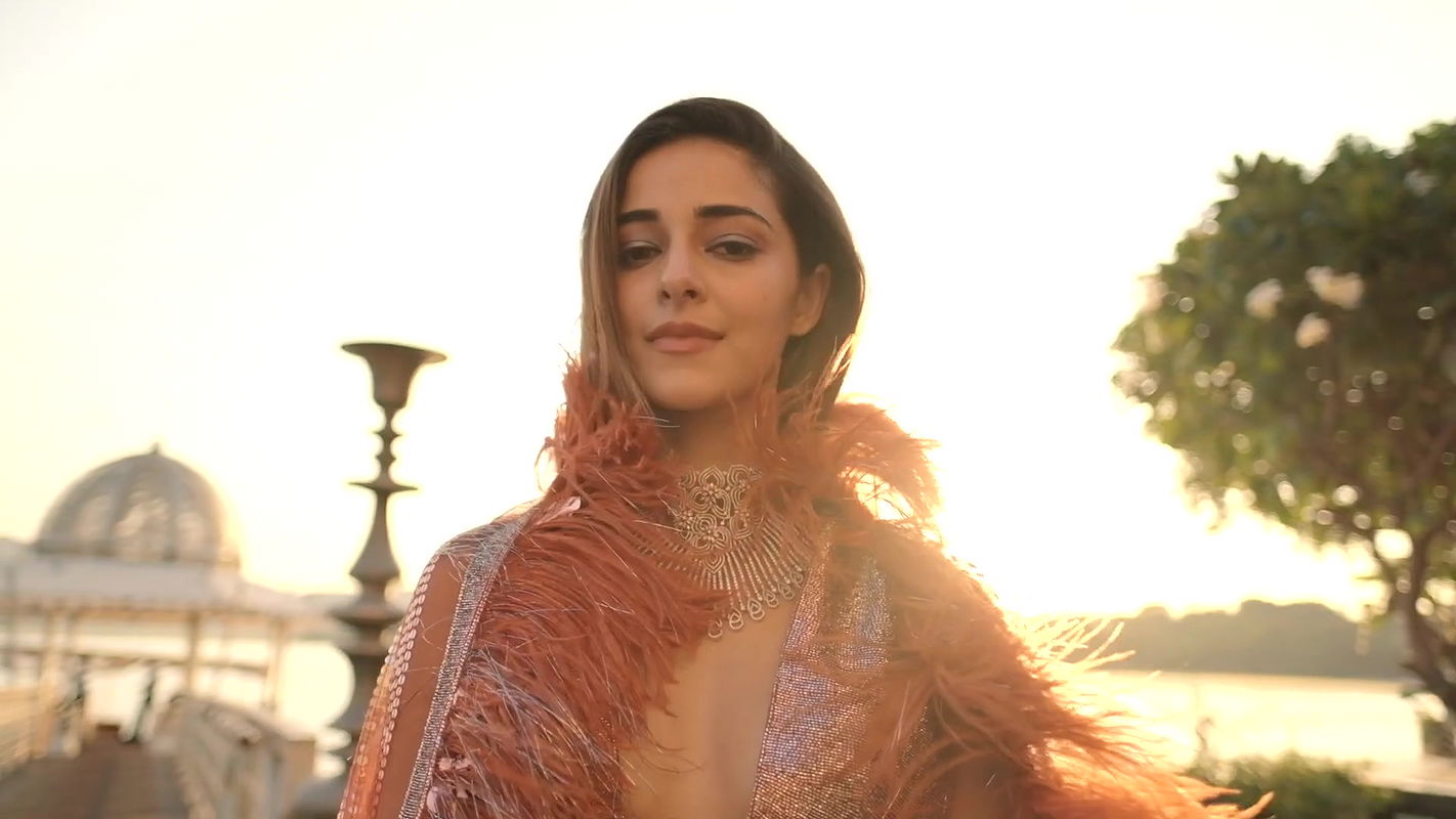 Anany Pandy – Frst Luk shut