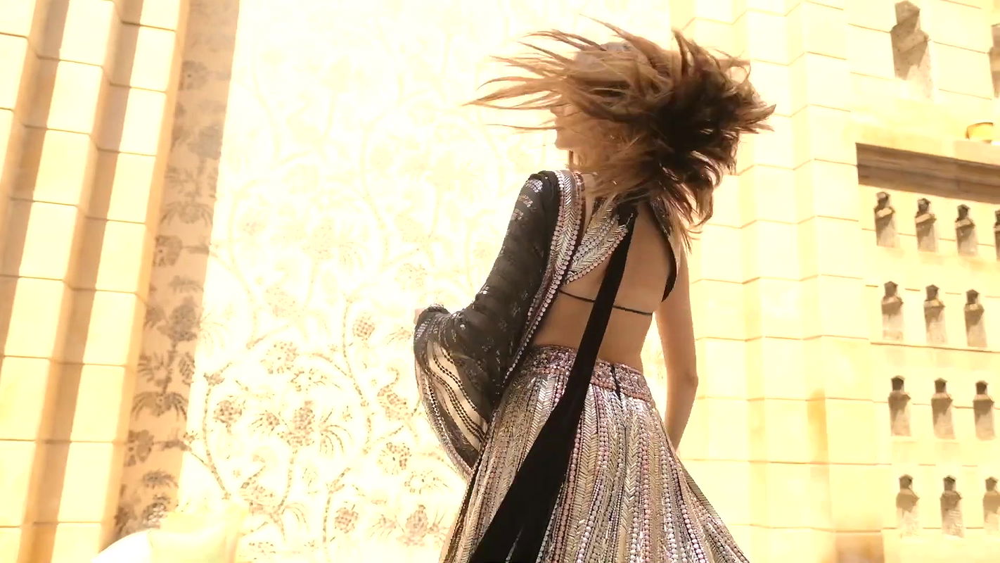 Anany Pandy – Frst Luk shut