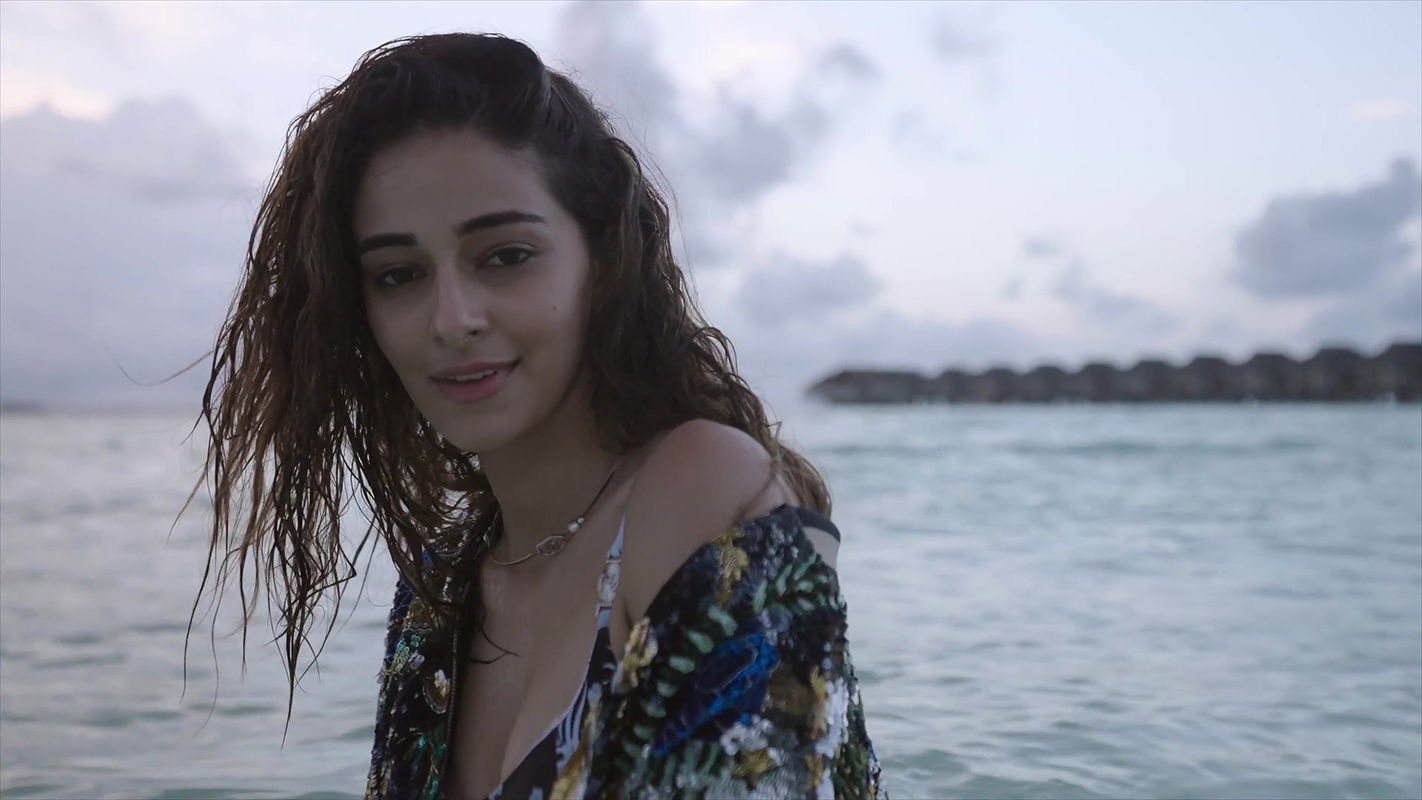 Anany Pandy – Travl Pecok Mag shut.mkv