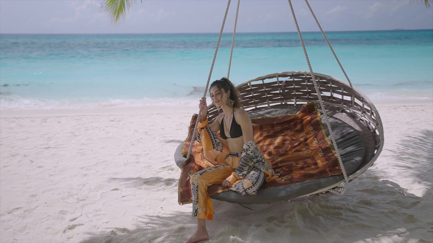 Anany Pandy – Travl Pecok Mag shut.mkv