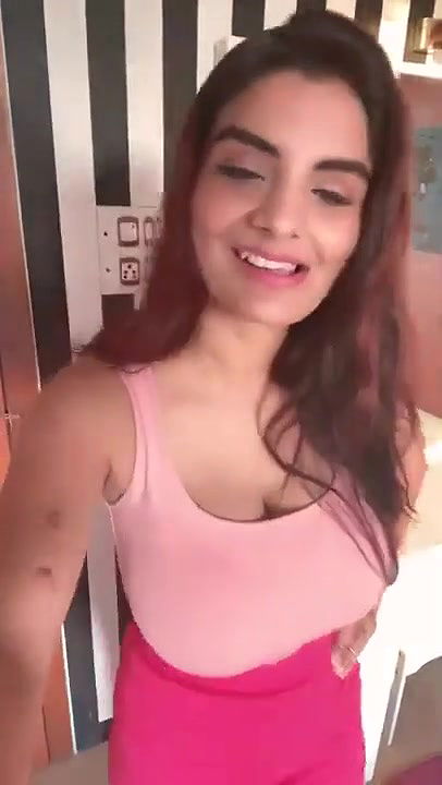 Anveshi Jain Latest Live Chat and Showing Huge Cleavage