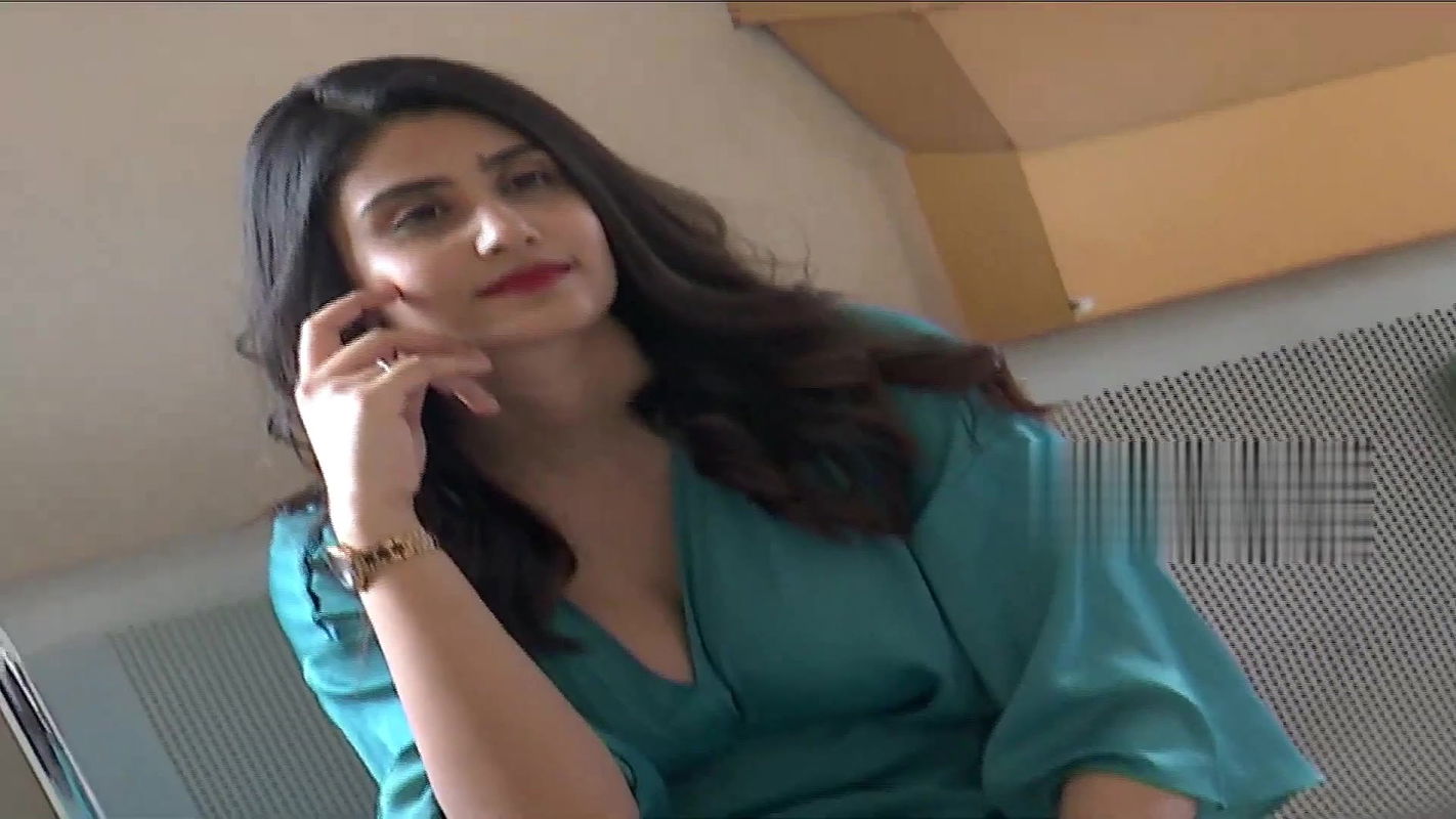 Arjun Reddy Fame Heroine JIA SHARMA Photo Shoot Compilation