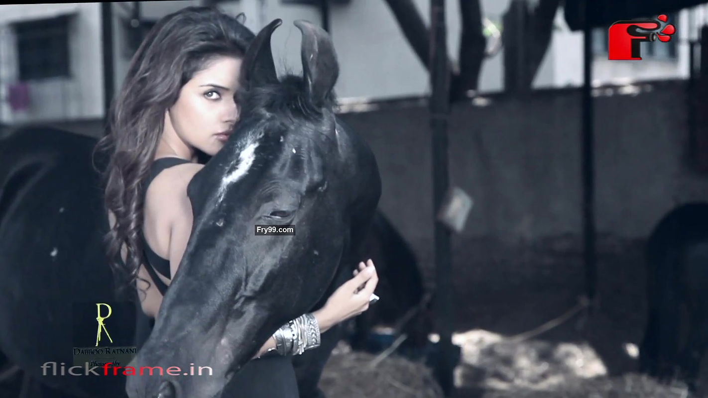 Asin Back Bare Sexy Photoshoot