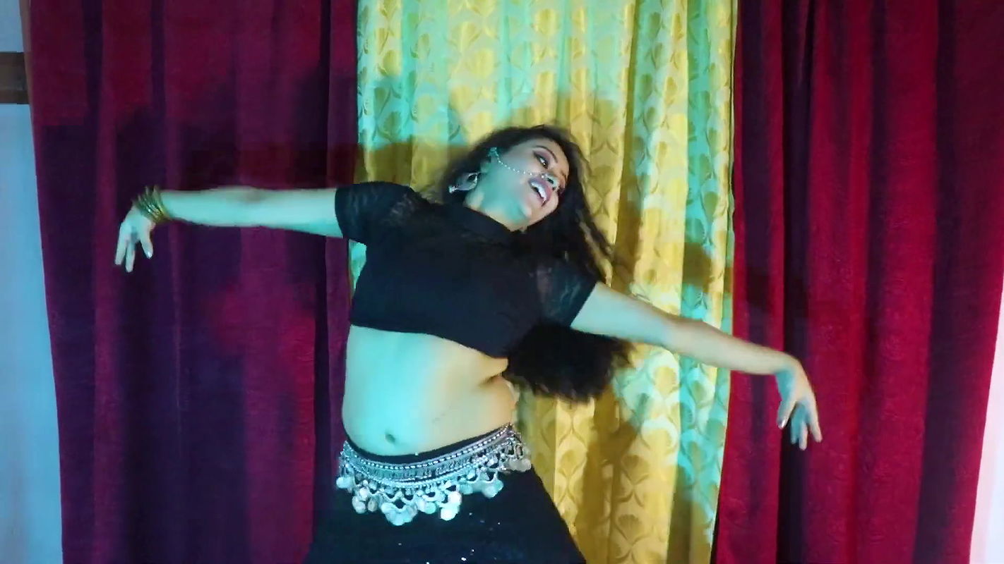 Ayesha bhattacharyaBelly Dance  on Pani Pani
