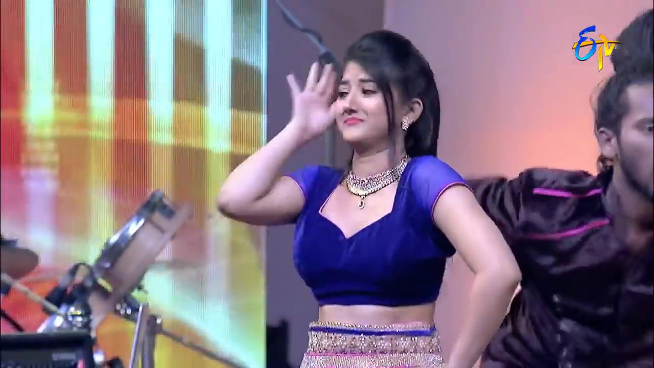 Bujjima Bujjima Song ¦ Shriya Sharma Dance Performance ¦ Super Masti ¦ Nizamabad ¦ 4th June 2017