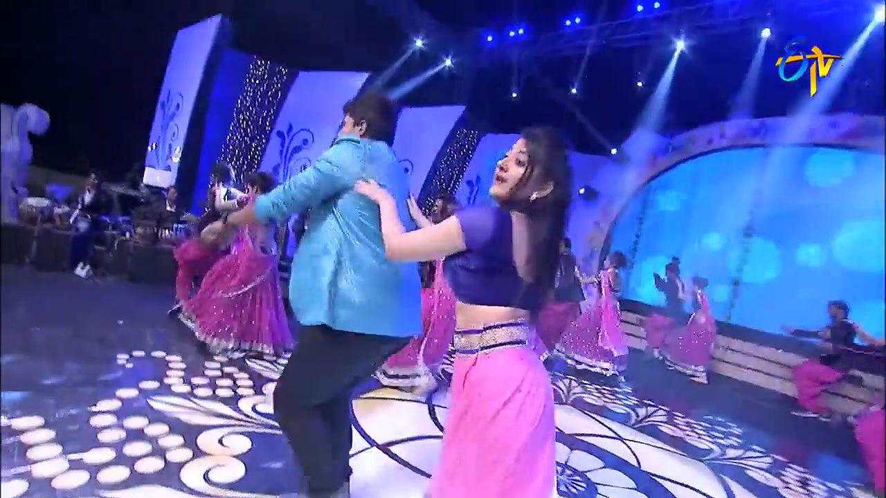 Bujjima Bujjima Song ¦ Shriya Sharma Dance Performance ¦ Super Masti ¦ Nizamabad ¦ 4th June 2017