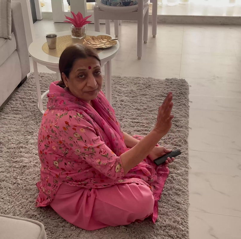 Cooking for the first time  pakoda  chai  mom  mini Vlog  Aditi Gautam .webm