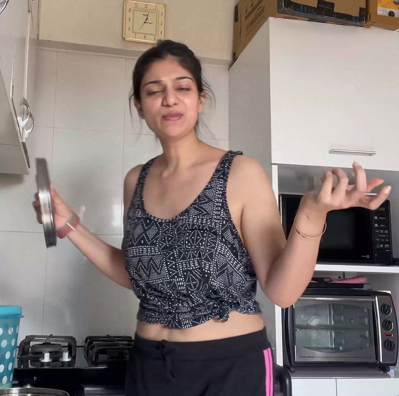 Cooking for the first time  pakoda  chai  mom  mini Vlog  Aditi Gautam .webm