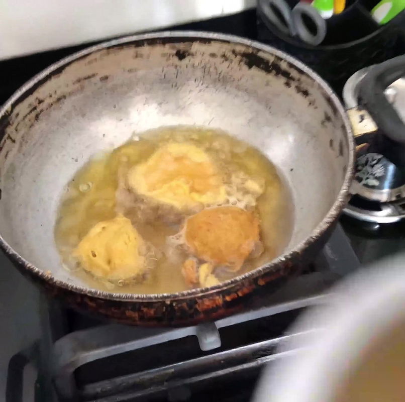 Cooking for the first time  pakoda  chai  mom  mini Vlog  Aditi Gautam .webm