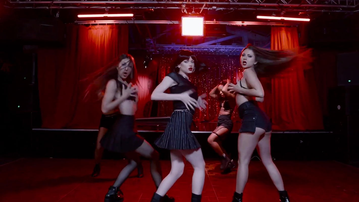 Dancer dytto upskirt black panty