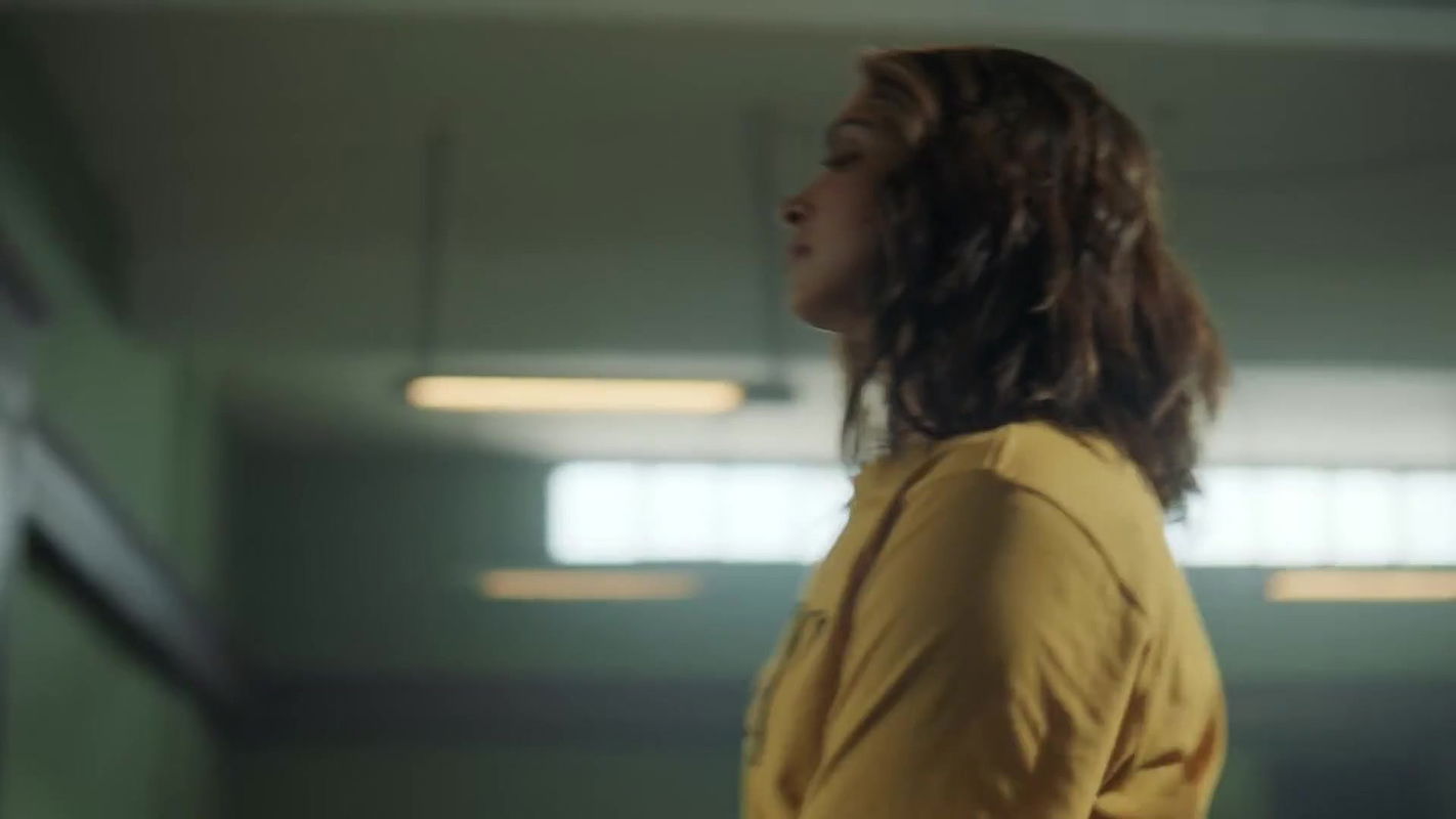 Deepika Latest Hot Ad.mkv